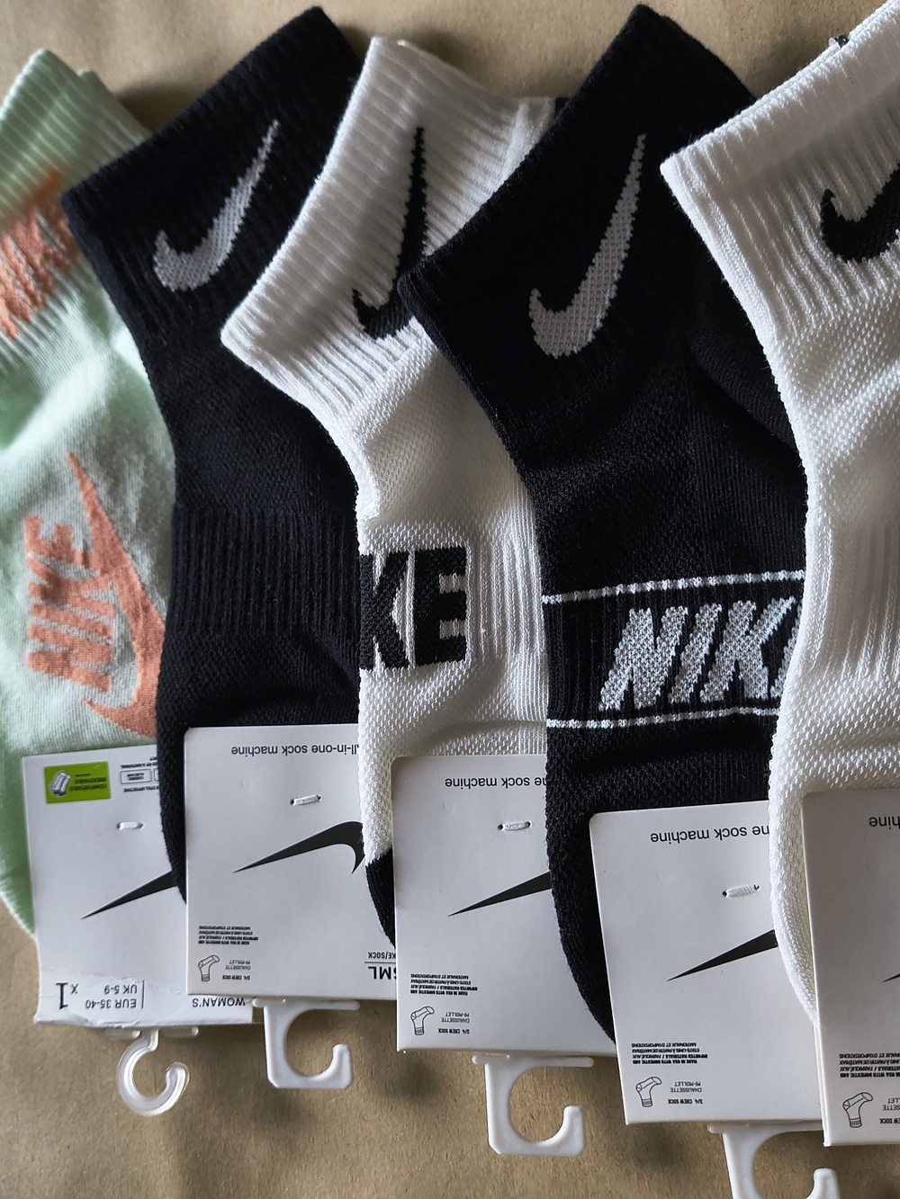 Nike Crew Athletic Socks in Black, White & Mint (5-Pack)